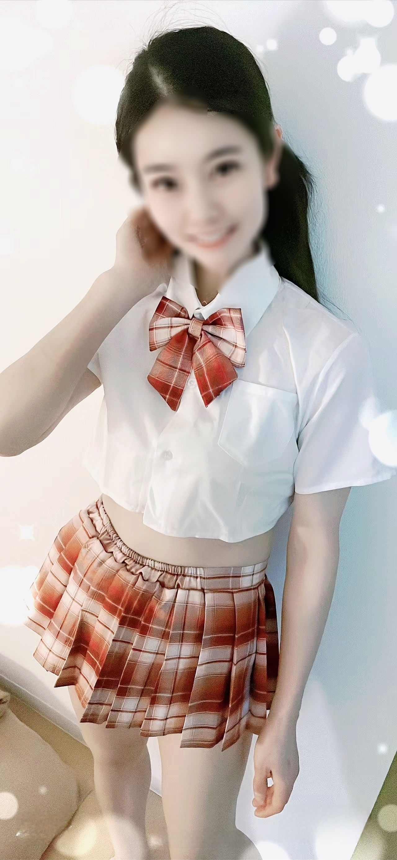 新人エミちゃん(23歳)♥️スレンダー美人♥️